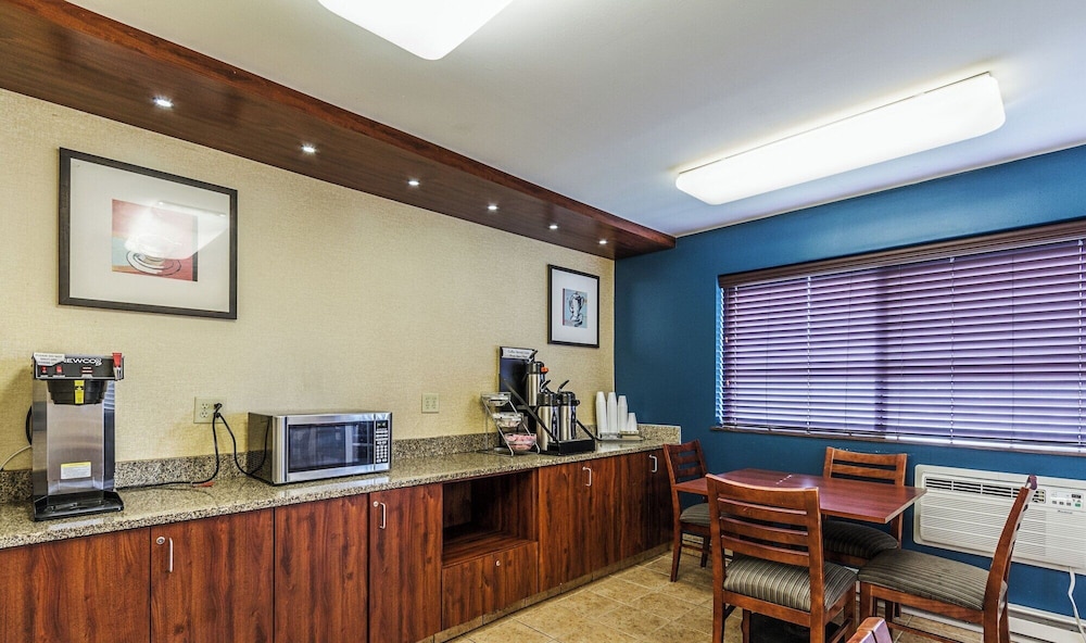 Motel6 Green Bay, WI - Lambeau 27/32