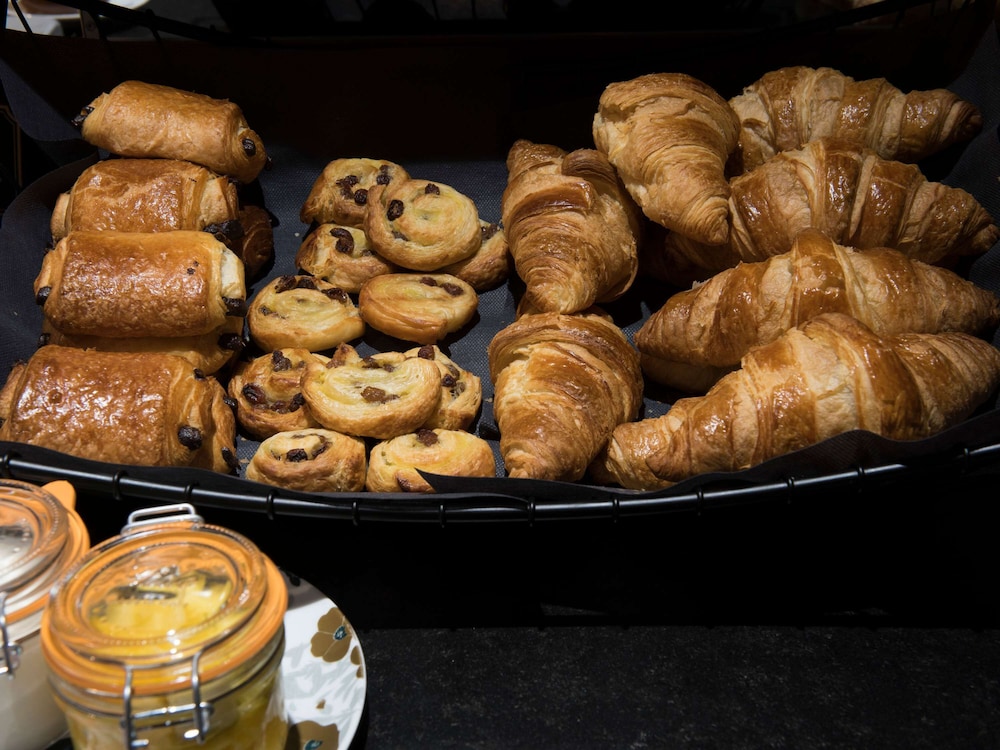 Hotel Mercure Paris Suresnes Longchamp 26/51