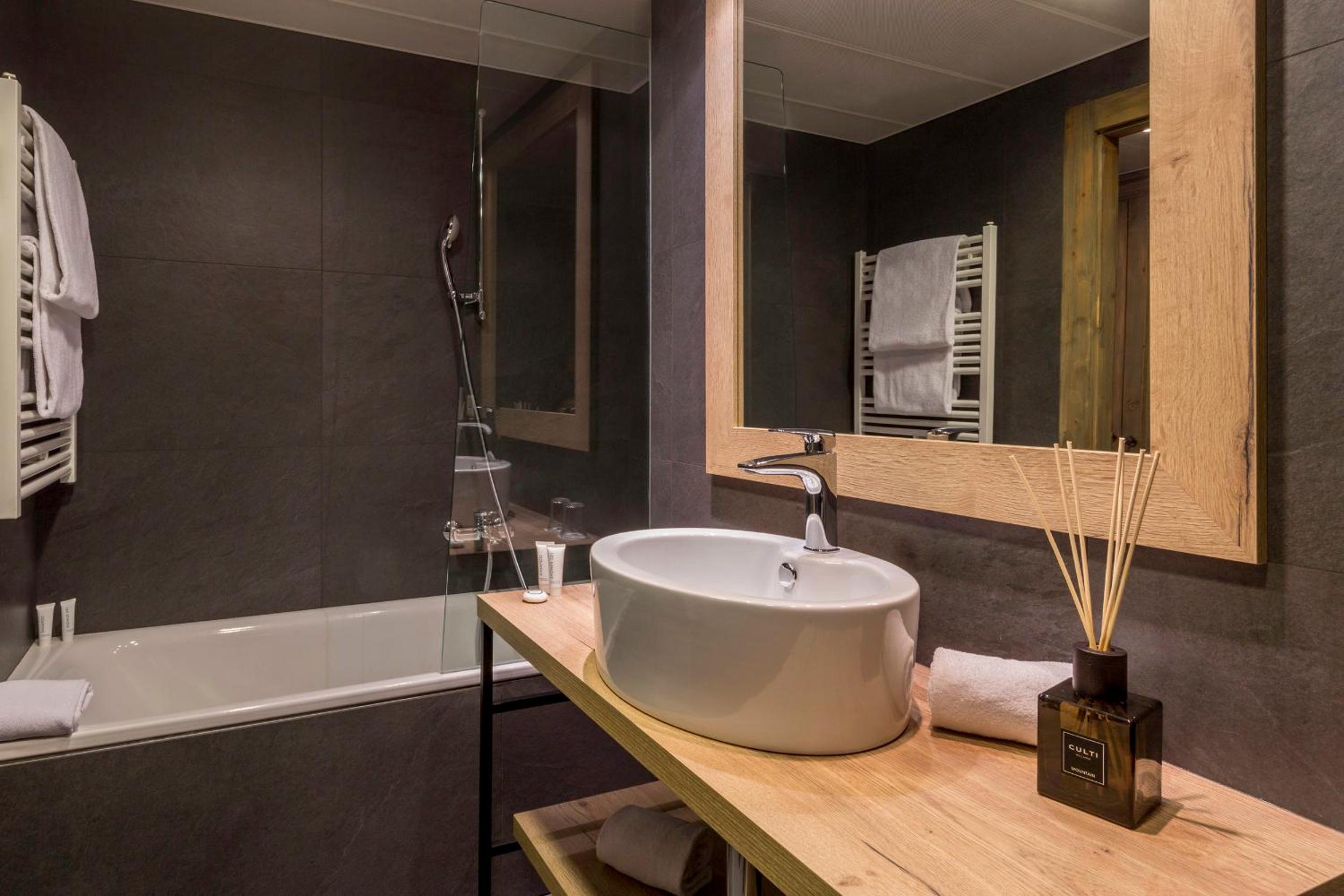 غرفة سوبيريور بسرير مزدوج، Hotel Edelweiss 7/9
