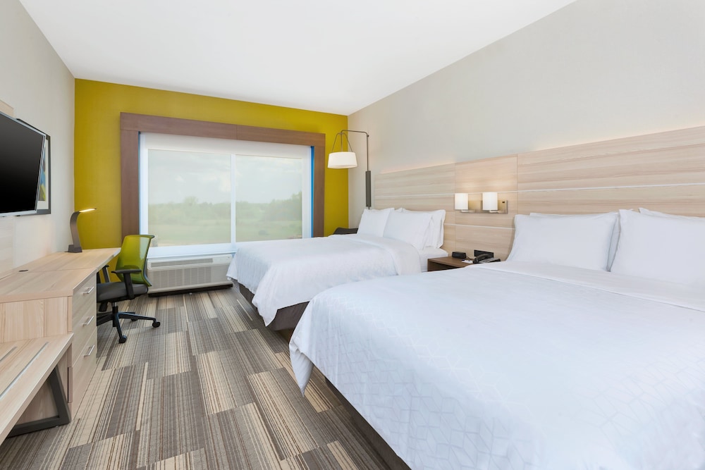 Holiday Inn Express Suites Grand Rapids Airport South 12/39