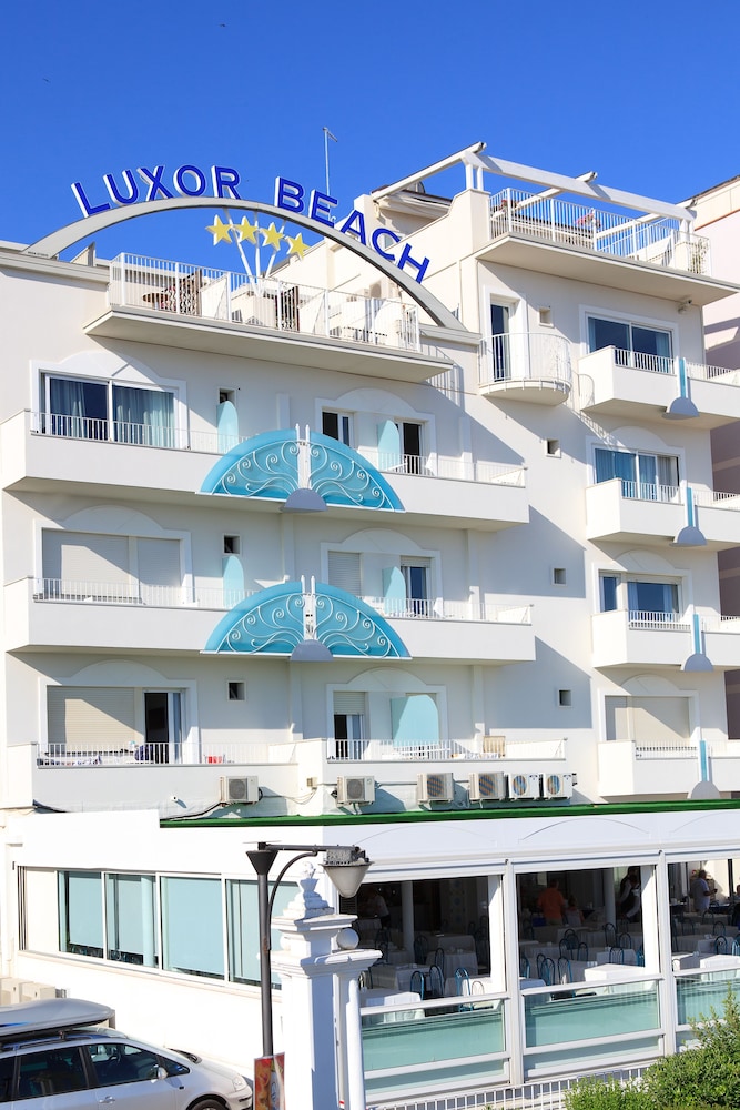Hotel Luxor Beach 3/60