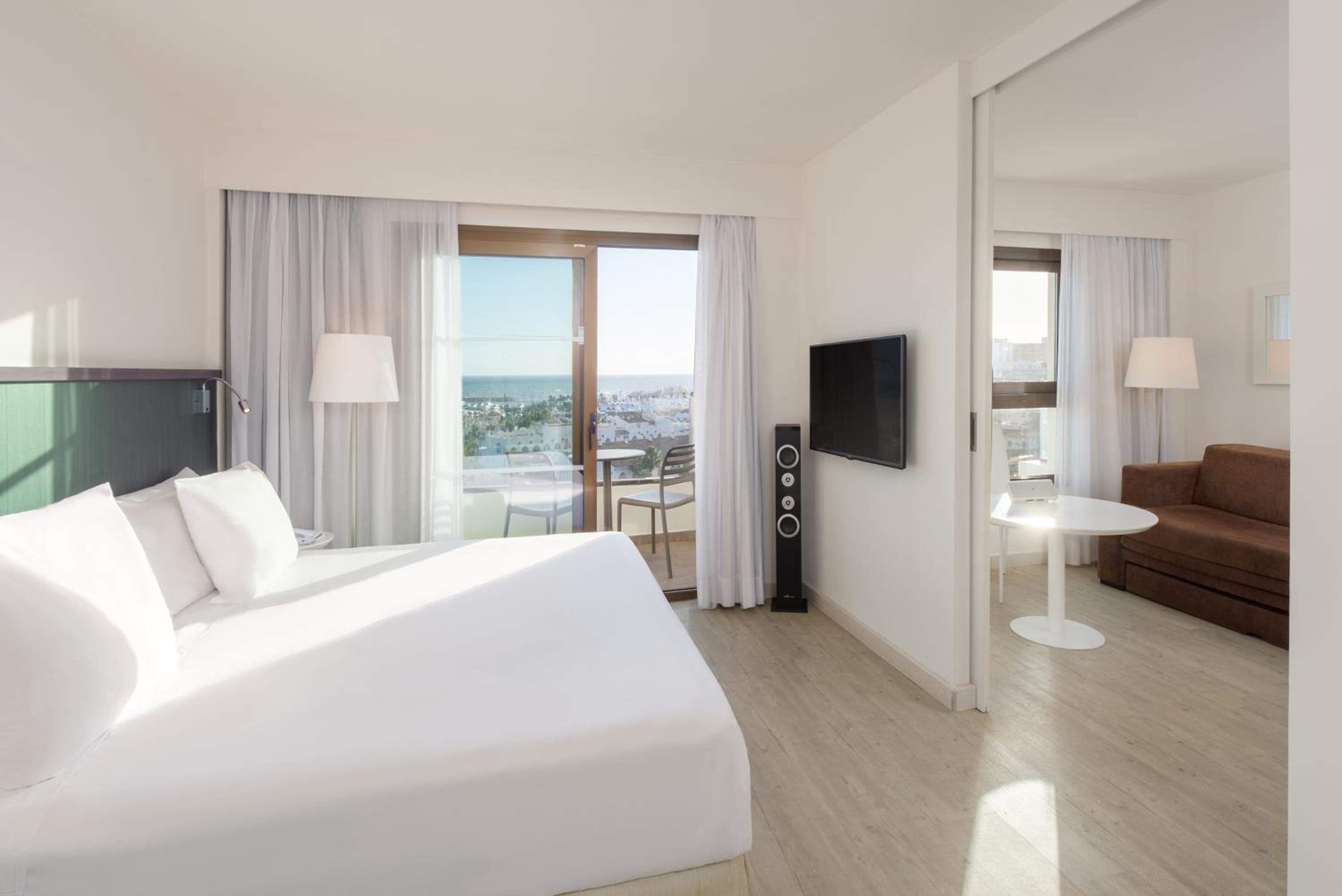 Premium, Suite, Lateral Side Sea View