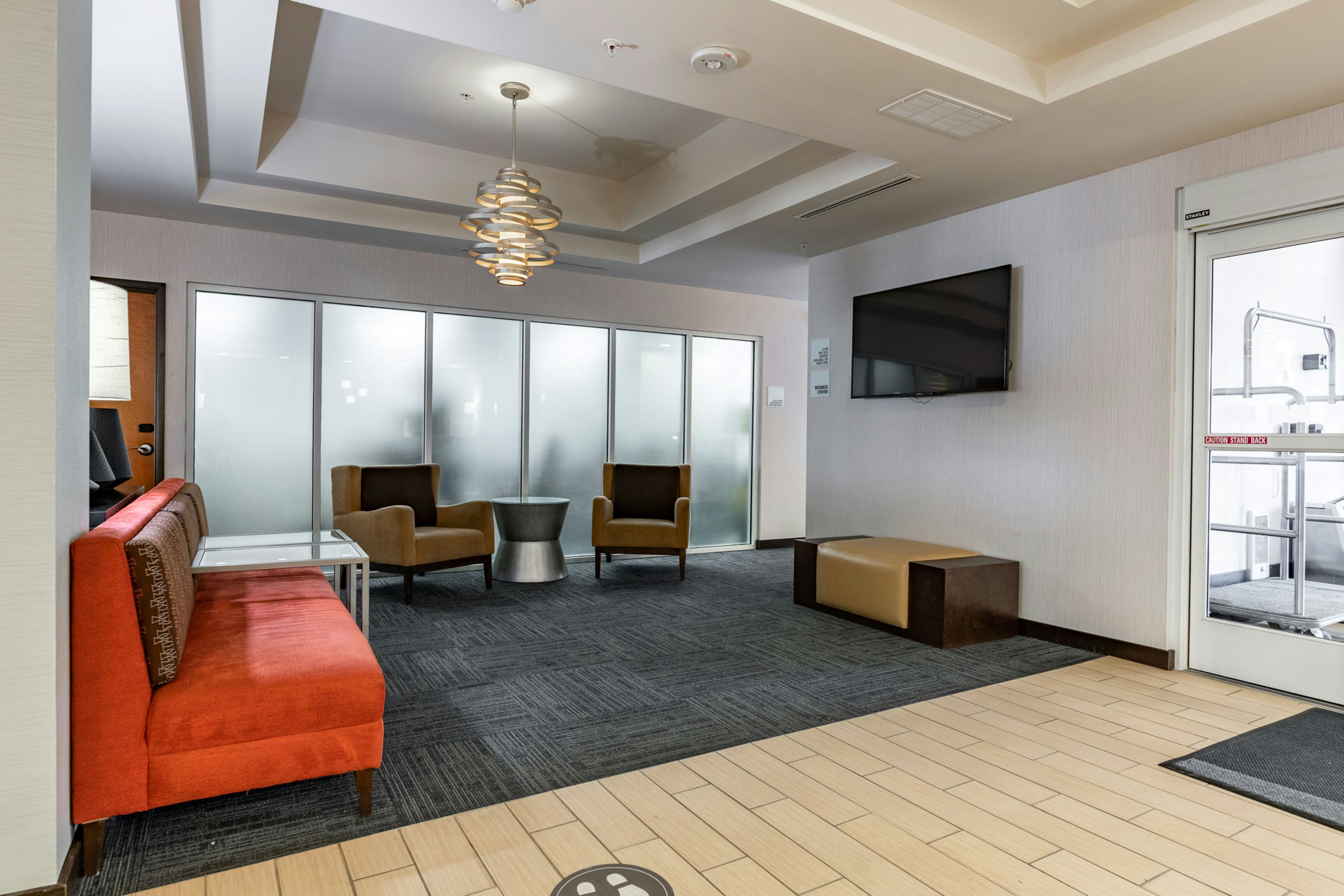 Holiday Inn Express & Suites New Martinsville 51/73
