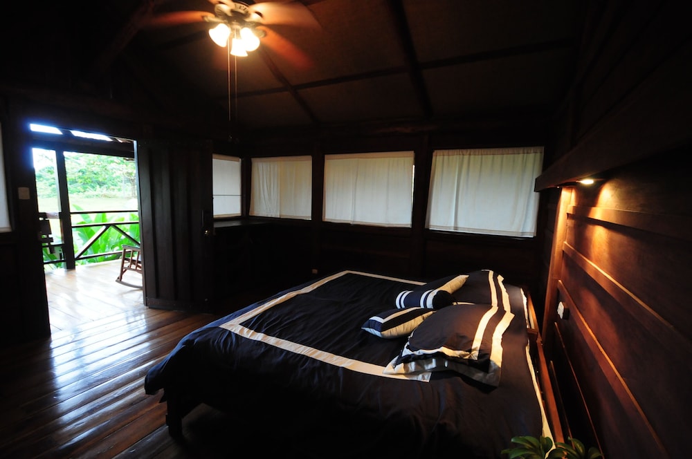 La Anita Rainforest Ranch 9/35