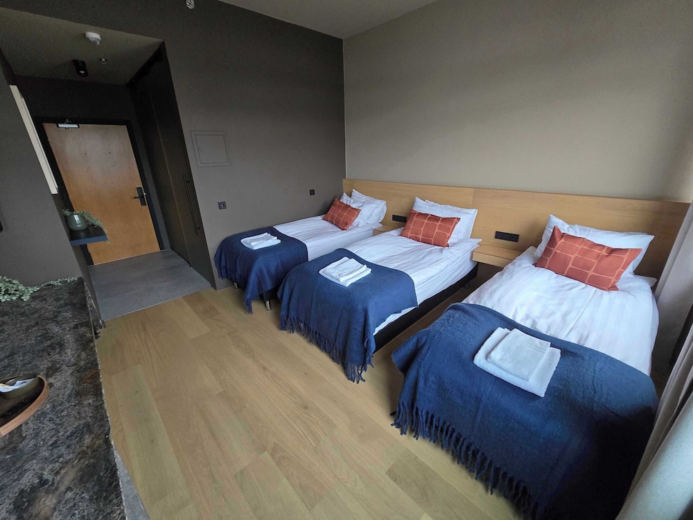Arctic Comfort Hotel 10/50