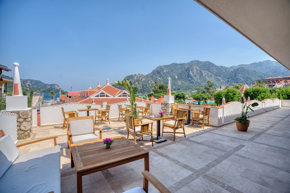 Marti Resort Hotel 66/72