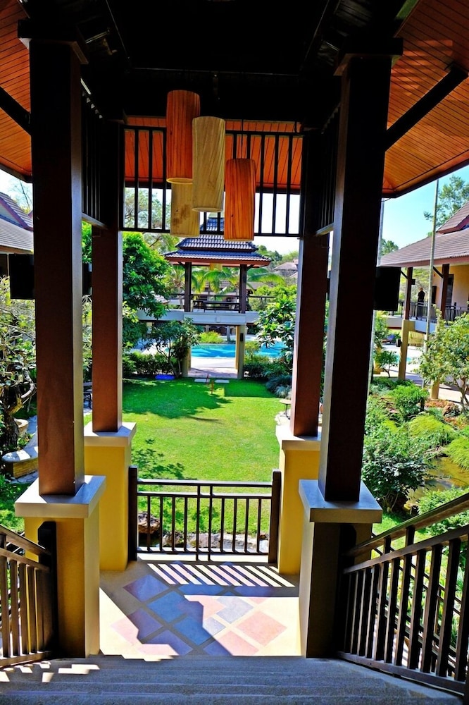 Mae Jo Golf Resort And Spa 35/50
