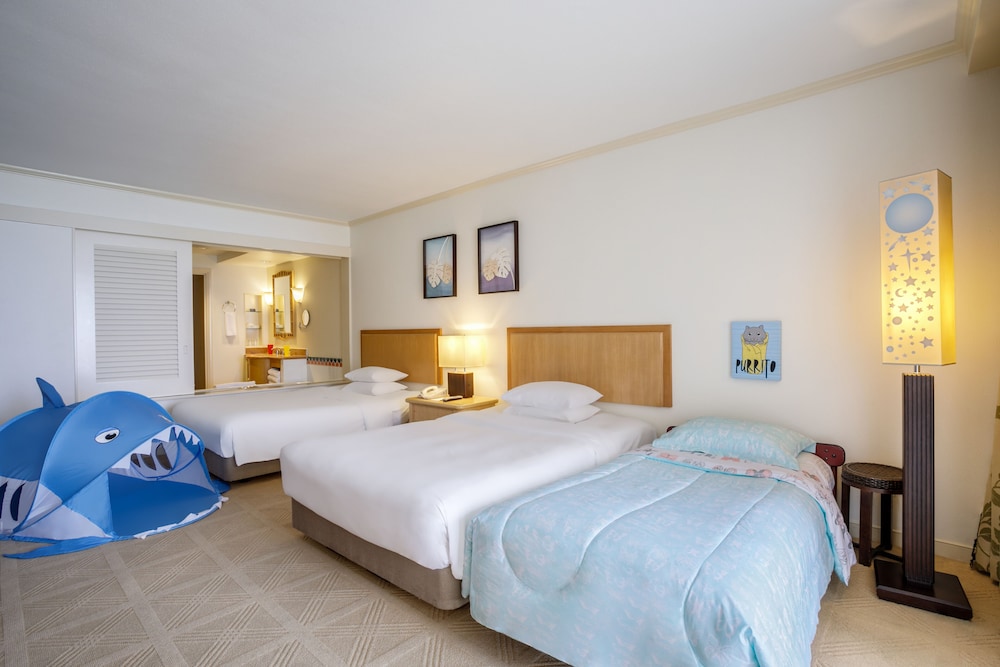 Hyatt Regency Guam 28/81