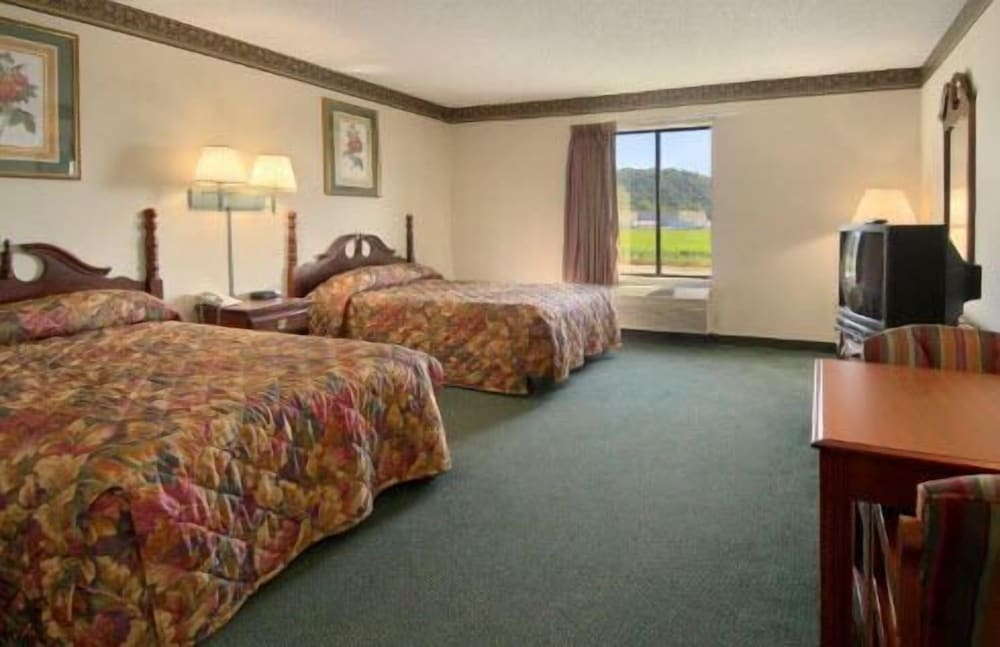 Days Inn by Wyndham Grayson 33/58