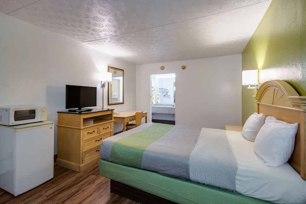 Motel6 Parkersburg, WV 24/39