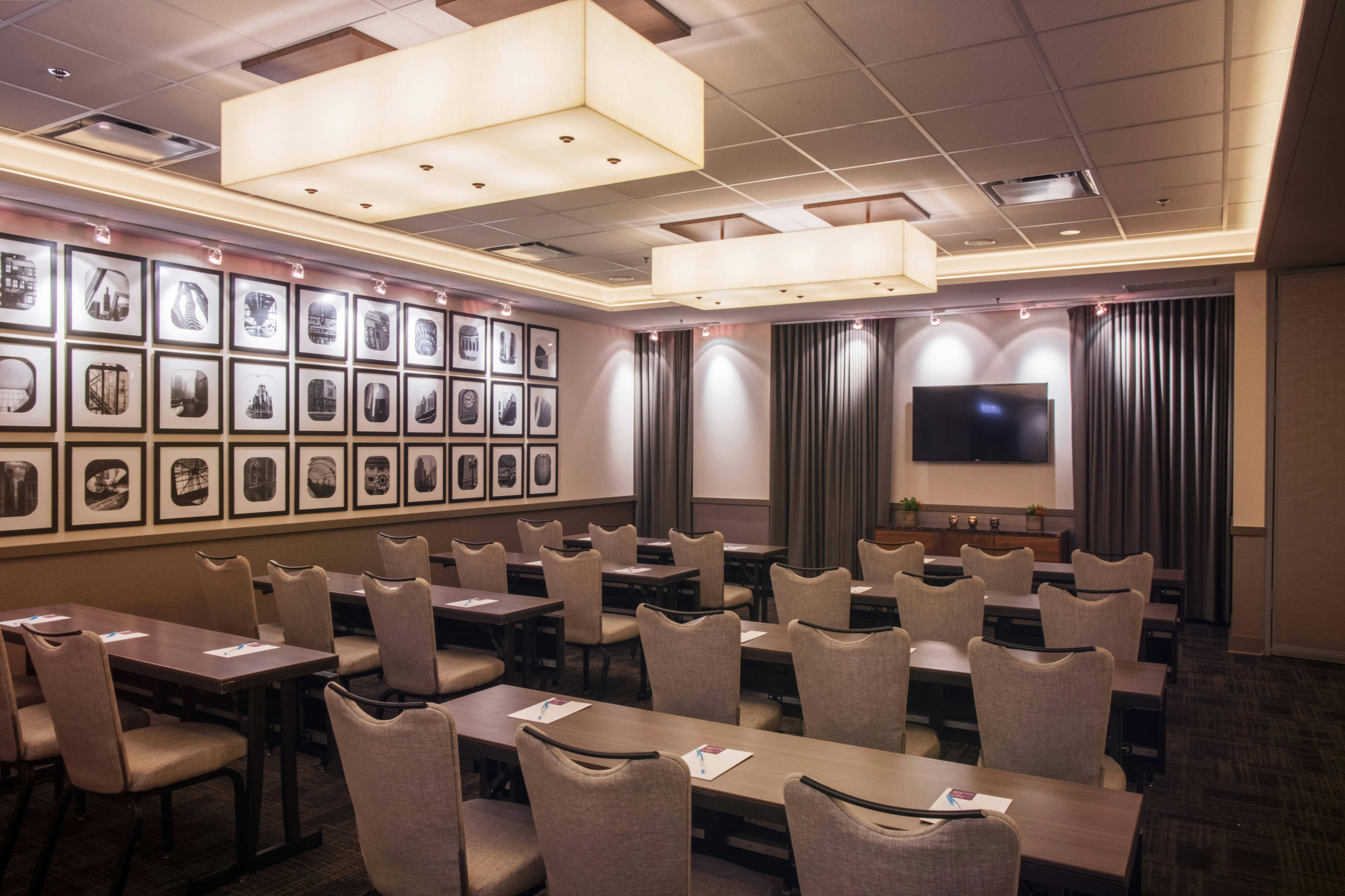 FAIRFIELD INN & SUITES CHICAGO DOWNTOWN/RIVER NORTH 43/47