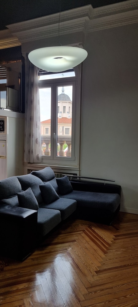 Hostal Abadia 36/50