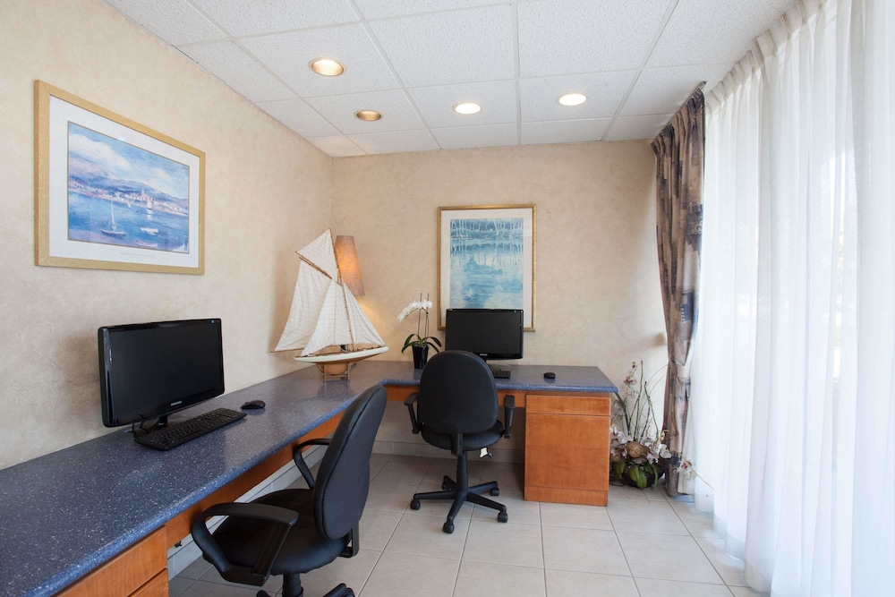 Travelodge By Wyndham Monterey Bay 29/36