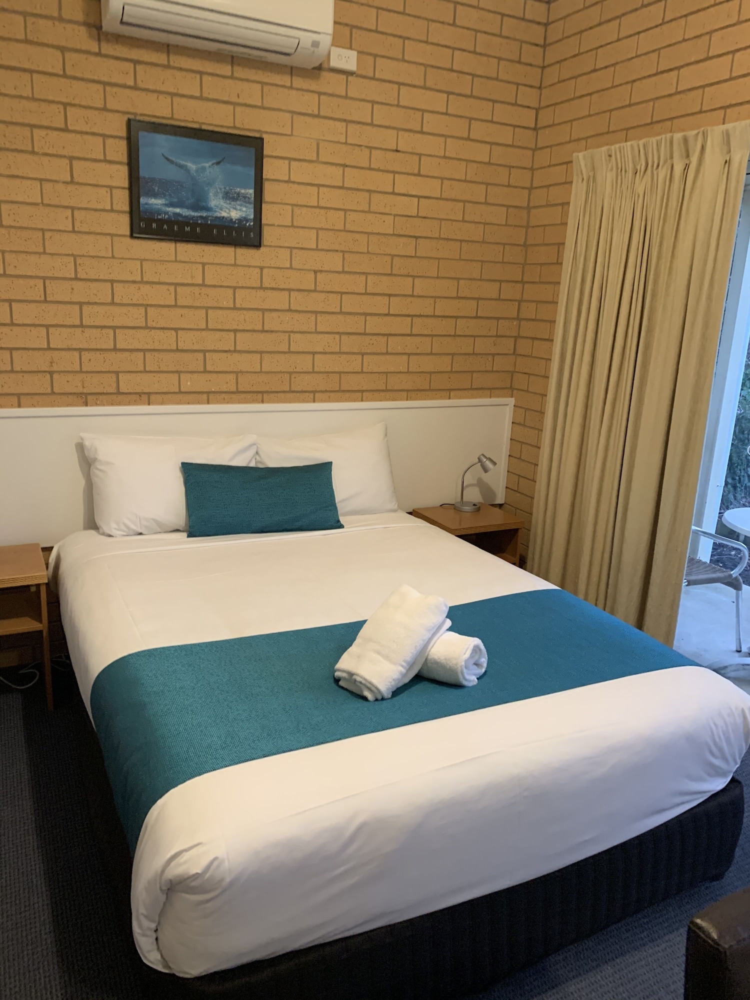 Motel, Suite, Double and Twin Beds
