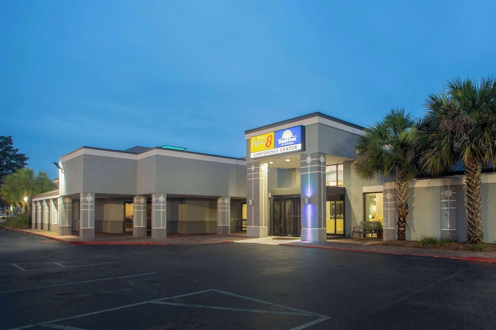 Days Inn By Wyndham Mobile I-65 2/25