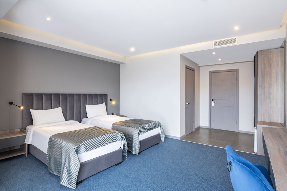 STANDARD, TWIN BEDS, BALCONY