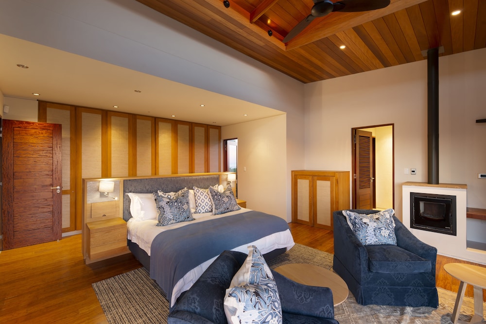 Alkira Lodge 16/33