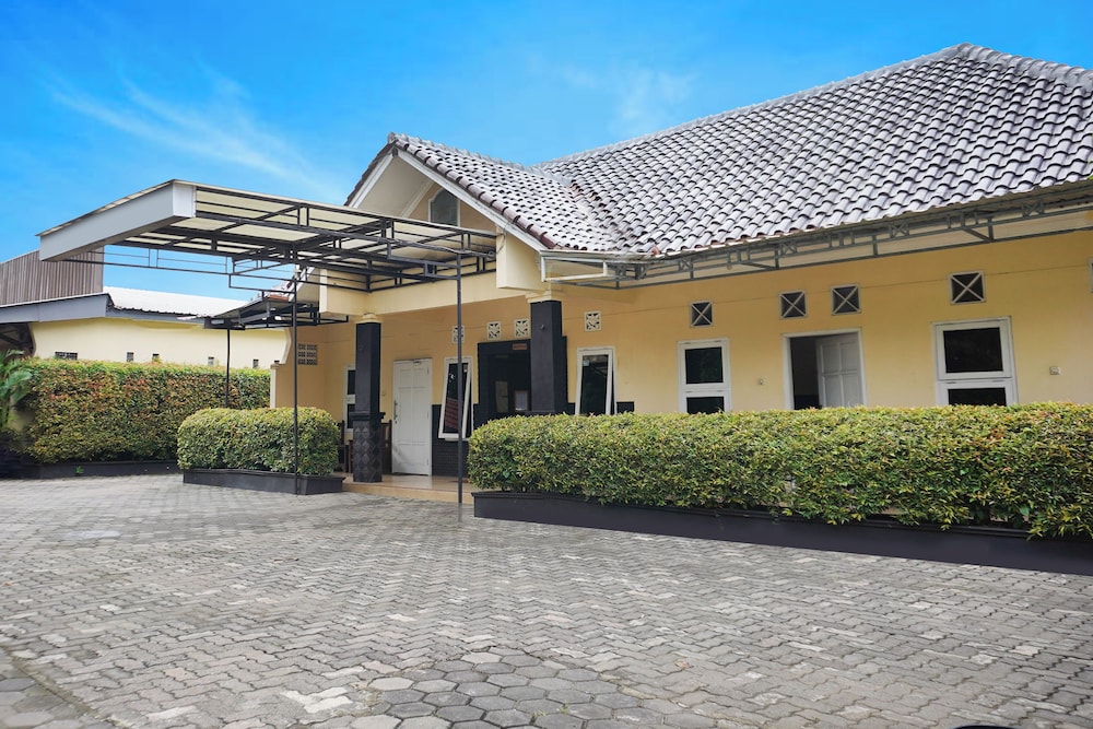 Hotel O Pekalongan Near Pasar Batik Setono Formerly Hotel Puspa Indah 28/32