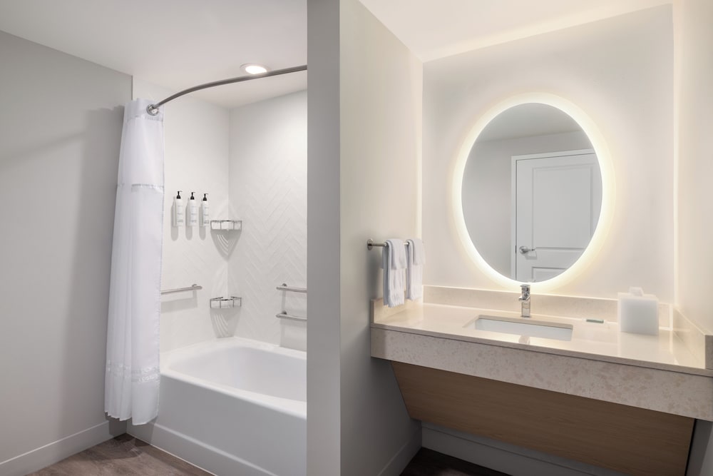 TownePlace Suites by Marriott Hickory 27/32