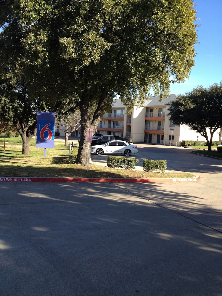 Motel6 Grand Prairie, TX - Near Six Flags Drive 38/44
