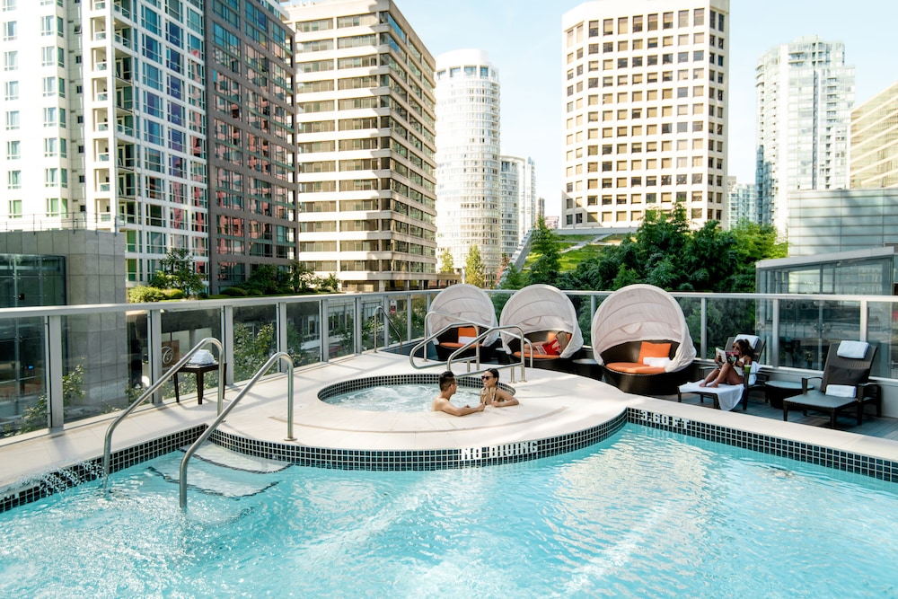 Hyatt Vancouver Downtown Alberni 55/63
