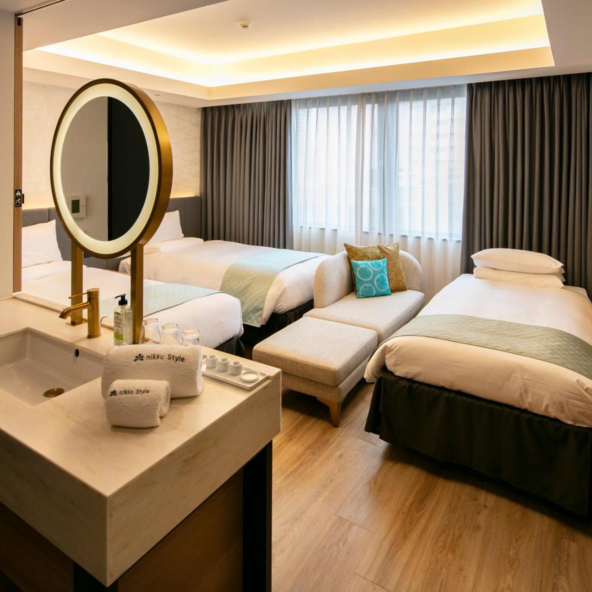 Plus, Deluxe, Twin Beds, with Extra Bed