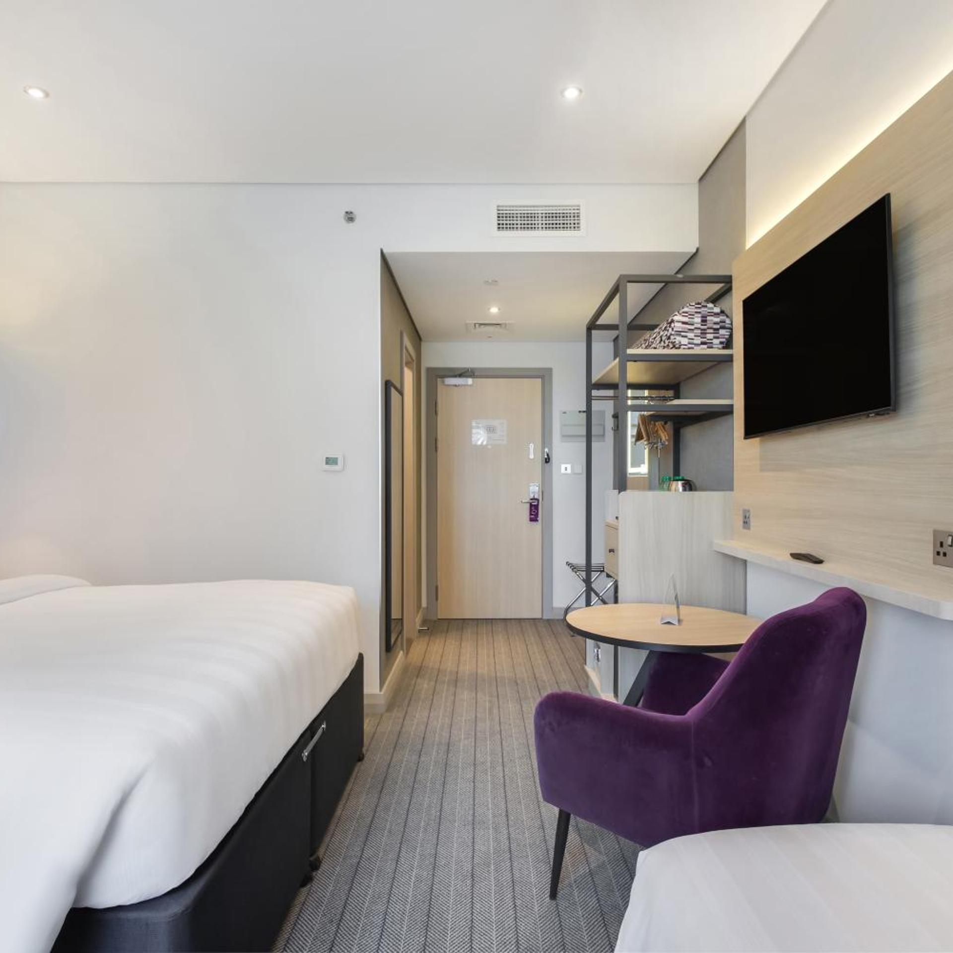 New Style, Family, King Bed، Premier Inn Abu Dhabi Capital Centre 6/10