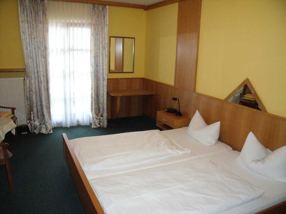 Ferien vom Ich, Bayerischer Wald, Hotel and Restaurant 6/38