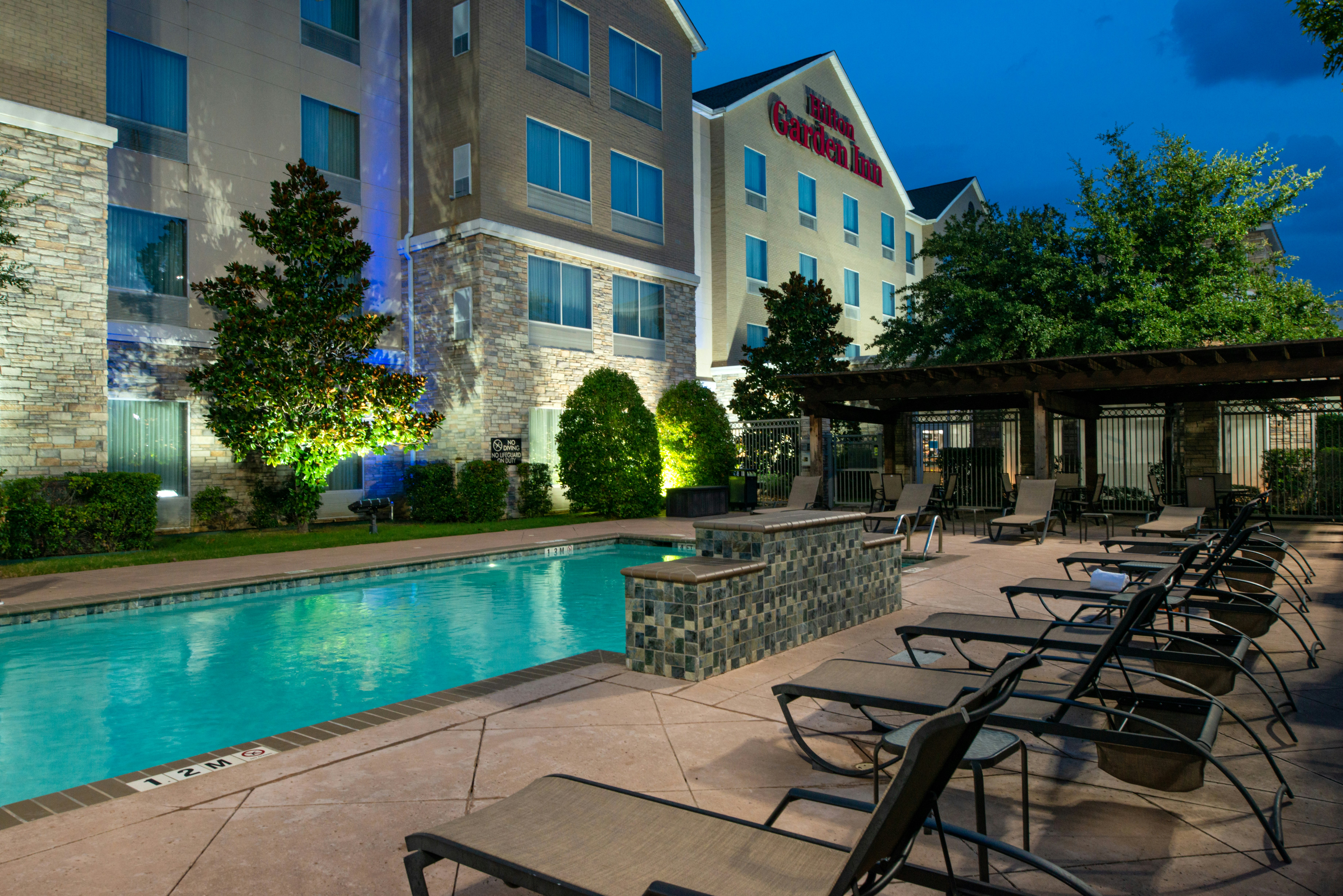 Hilton Garden Inn Denton 41/43