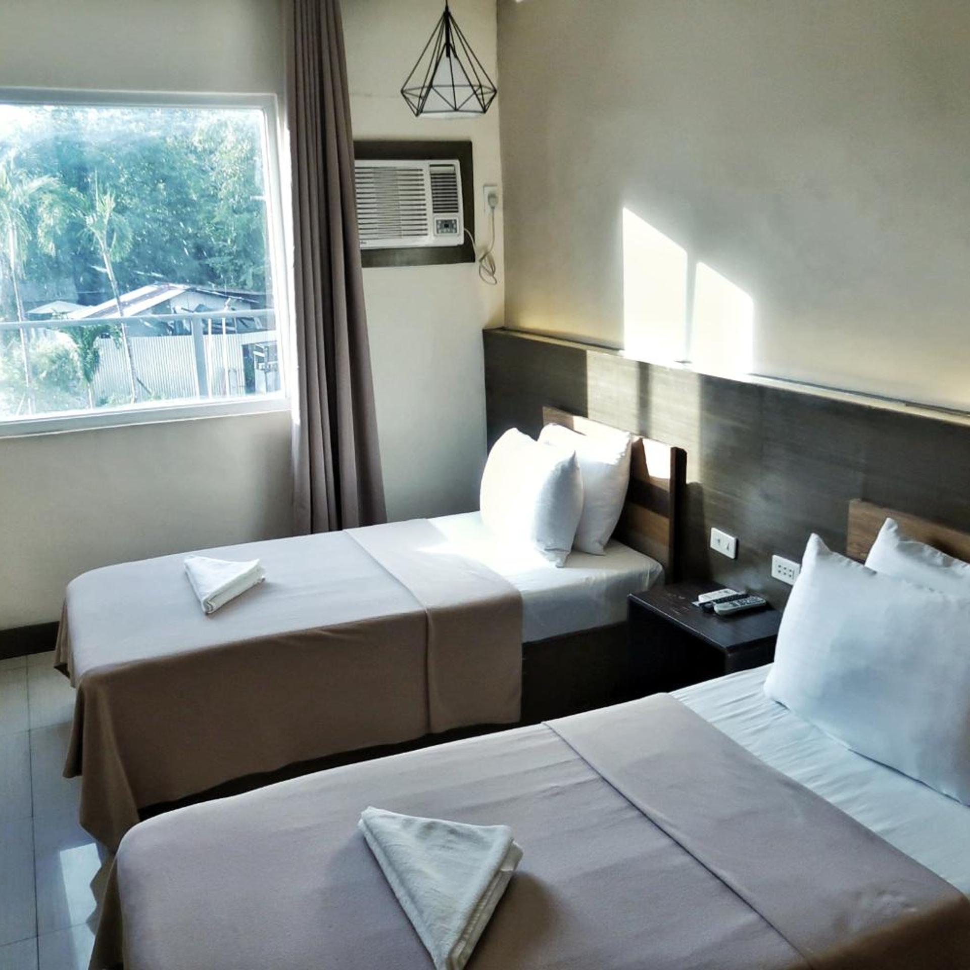 Leux Hotel 15/40