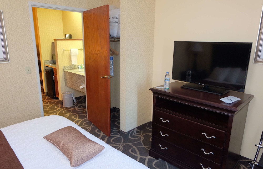 Best Western Plus Eau Claire Conference Center 21/62