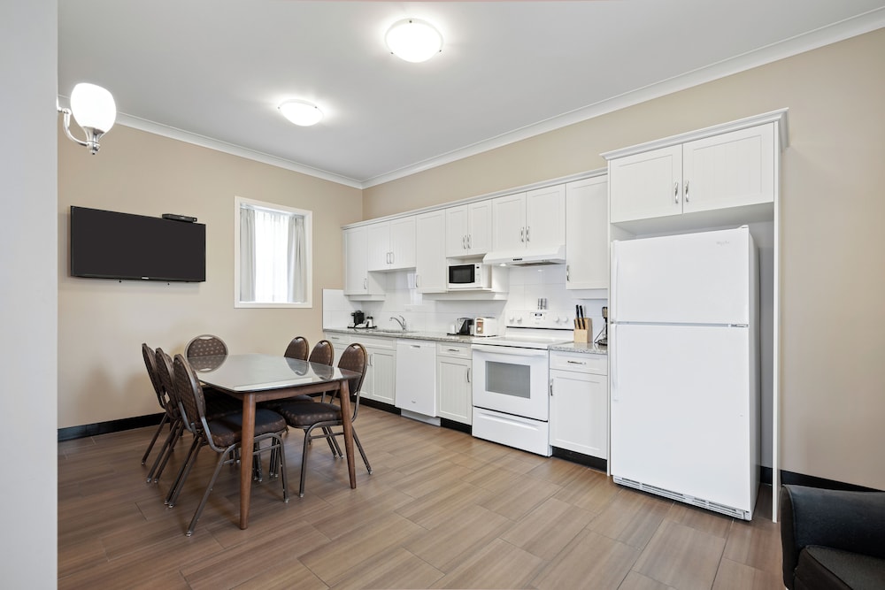 Glenwood Inn & Suites 42/50