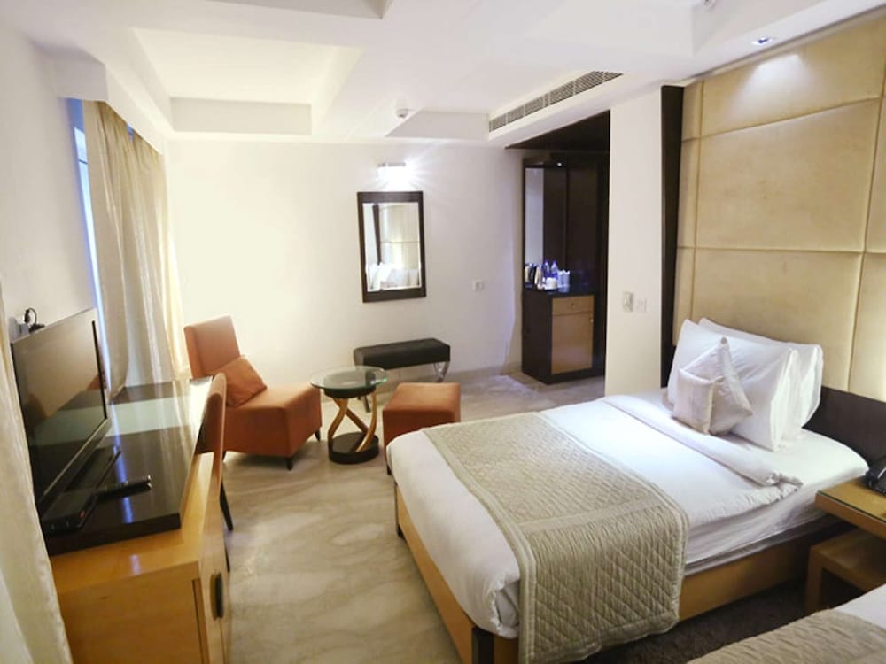 Venizia Sarovar Portico (ex Grand Venizia) 16/55
