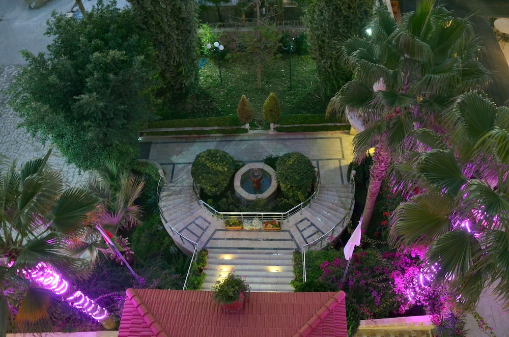 AMRA PALACE HOTEL 45/50