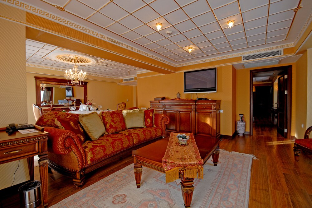 Tourist Hotel 31/63