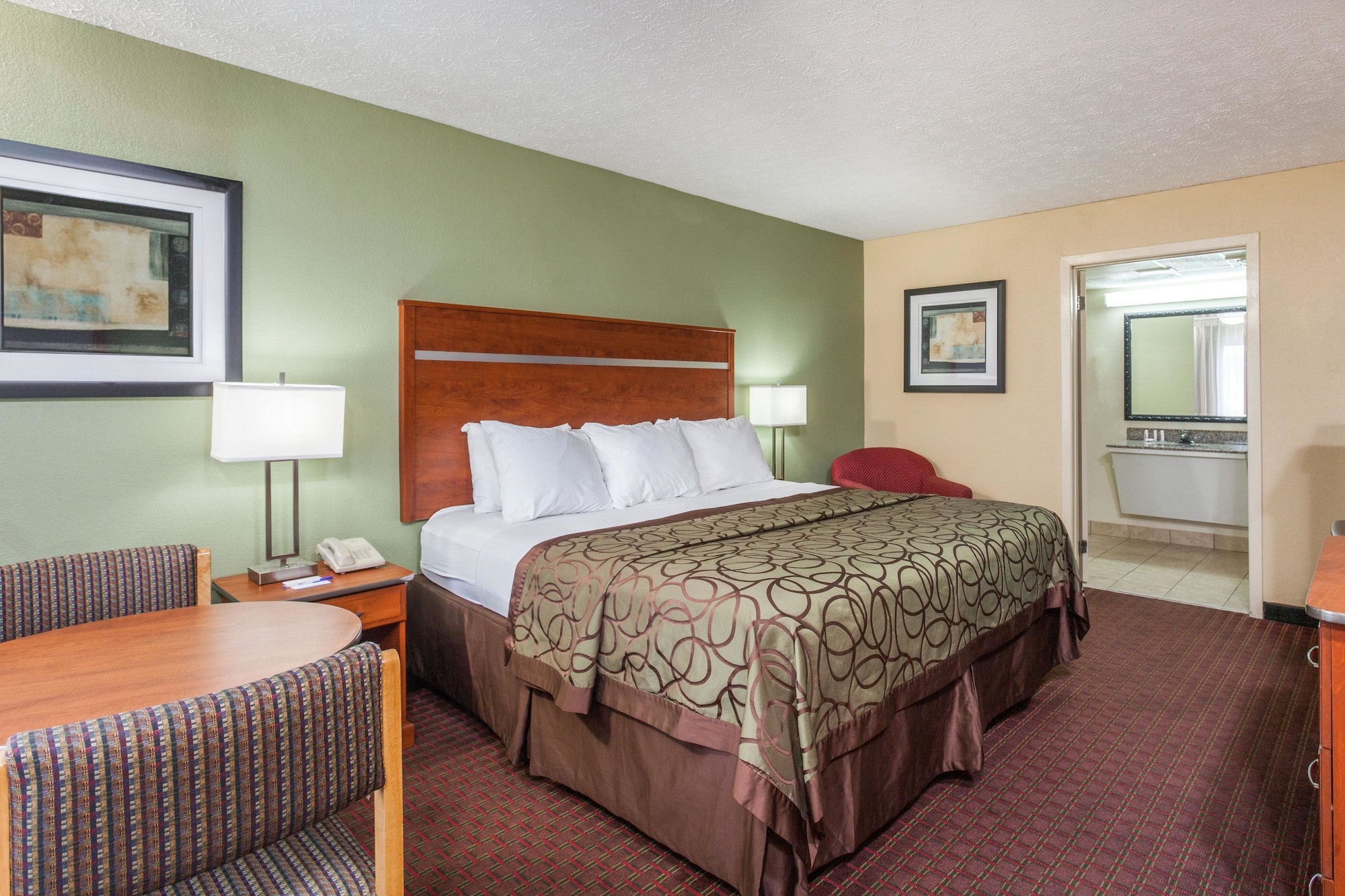 Room, 2 Queen Beds, Accessible 2/5