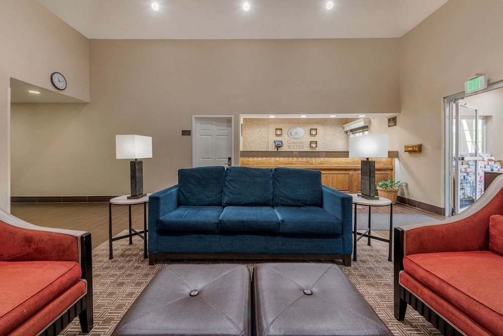 Comfort Suites Fort Collins Near University 25/35