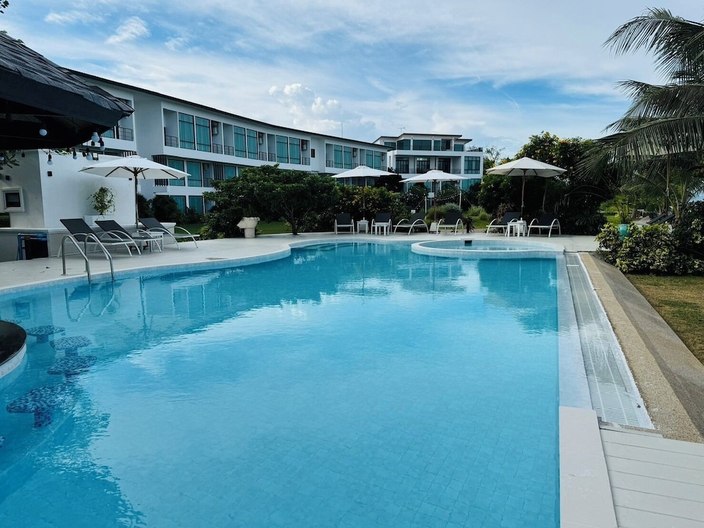 The Beach Resort & Residence 25/47
