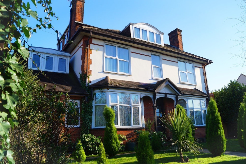 OYO Ricky Road Guest House - Budget in LONDON