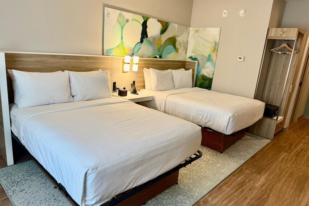 ROOM, 2 DOUBLE BEDS