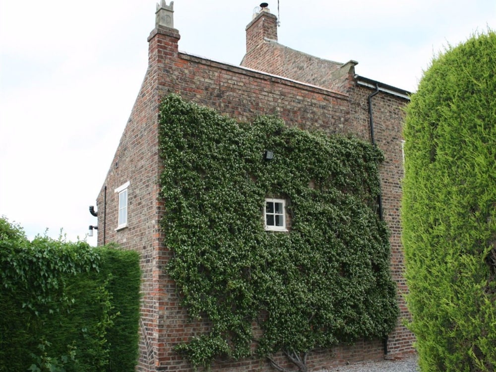 Manor Guest House 2/50