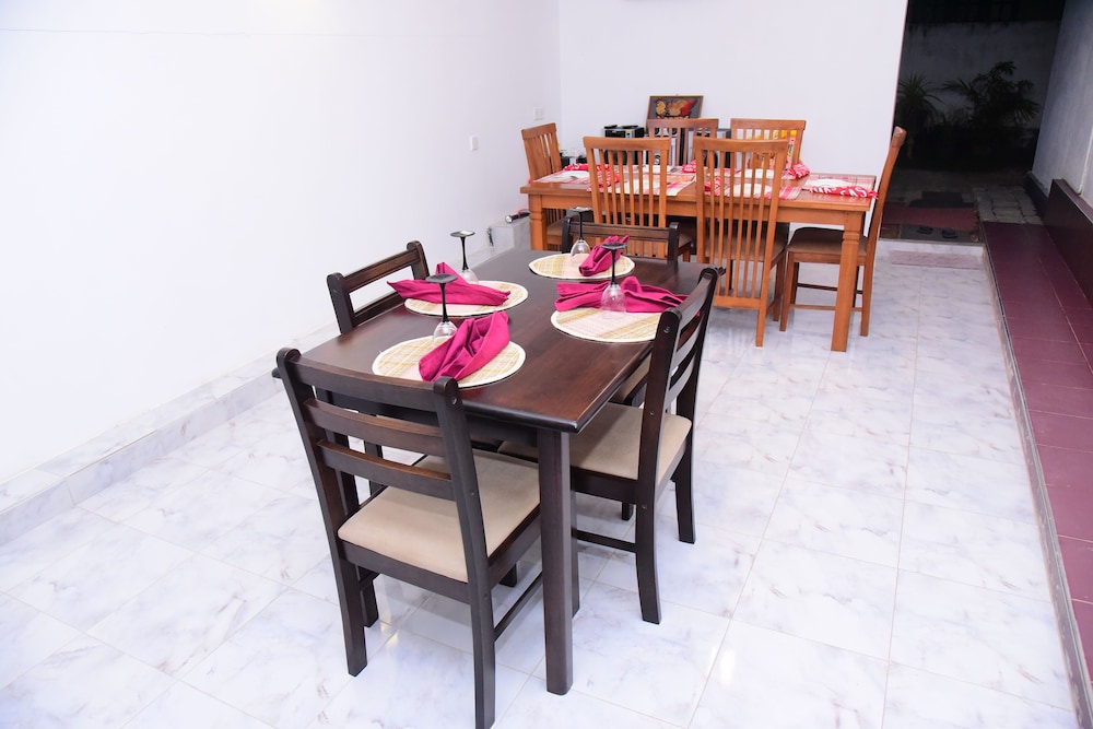 White Villa Airport Transit Hotel 32/45