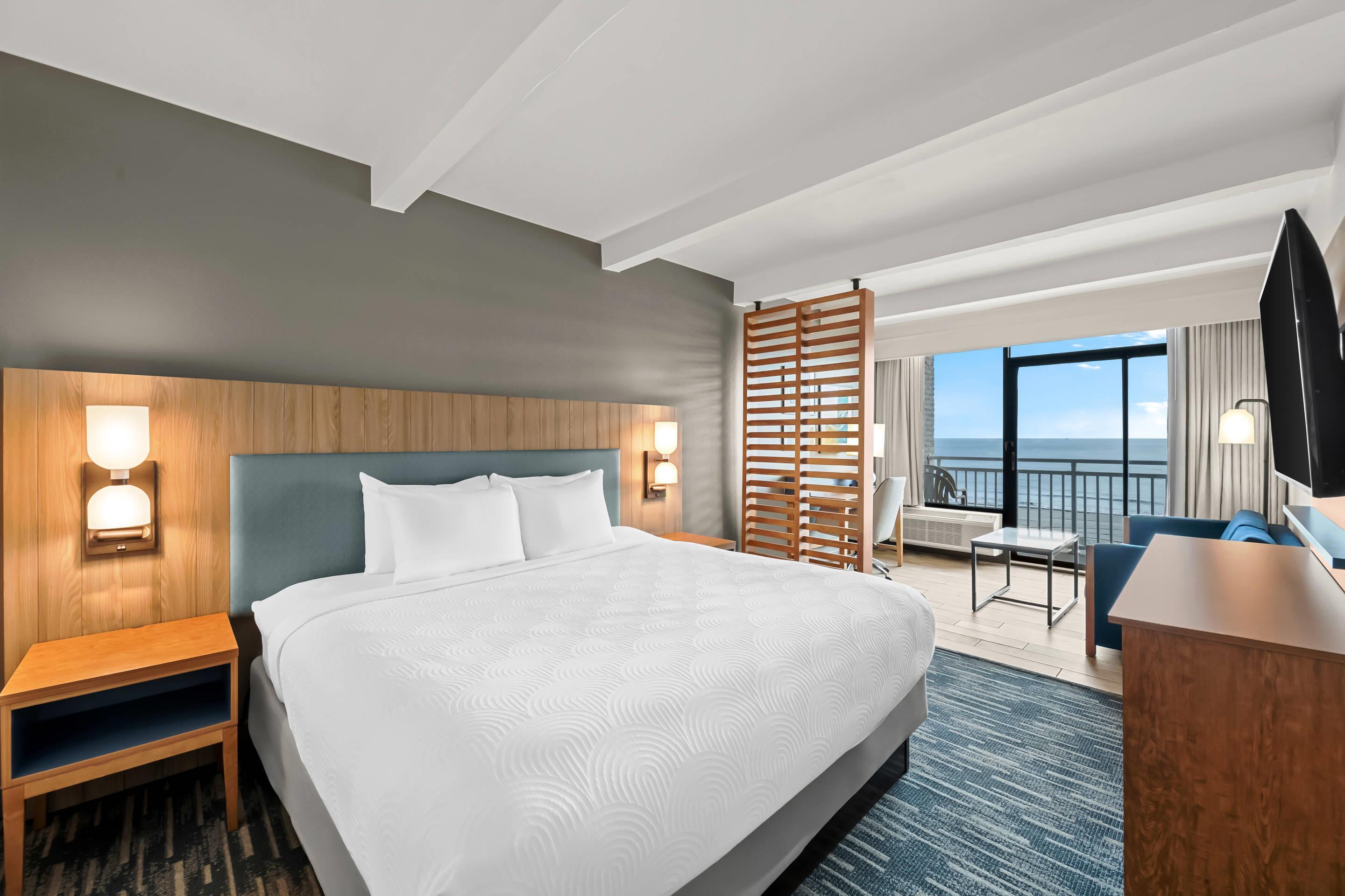 SUITE, KING BED
