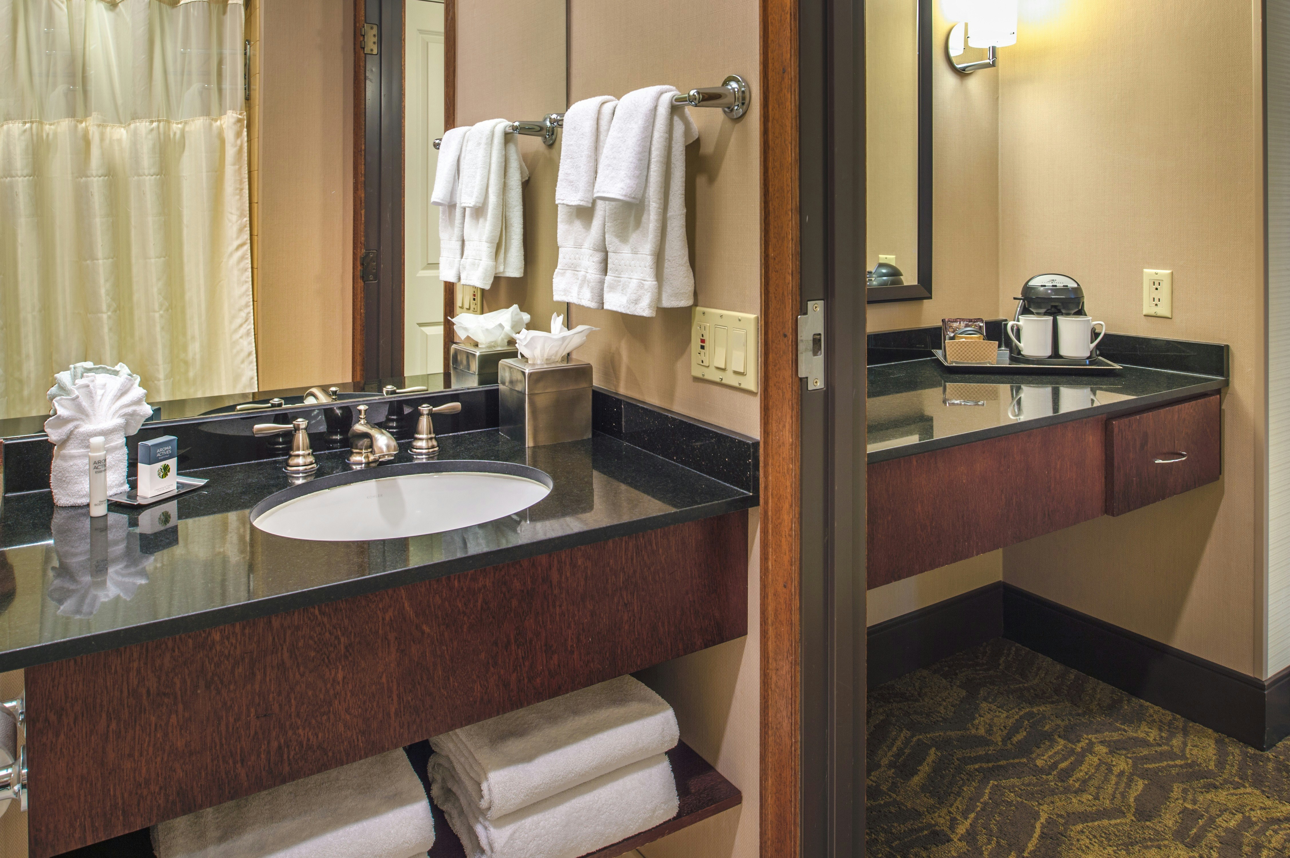 room, 2 queen beds, balcony, Doubletree By Hilton Hotel Portland 5/6