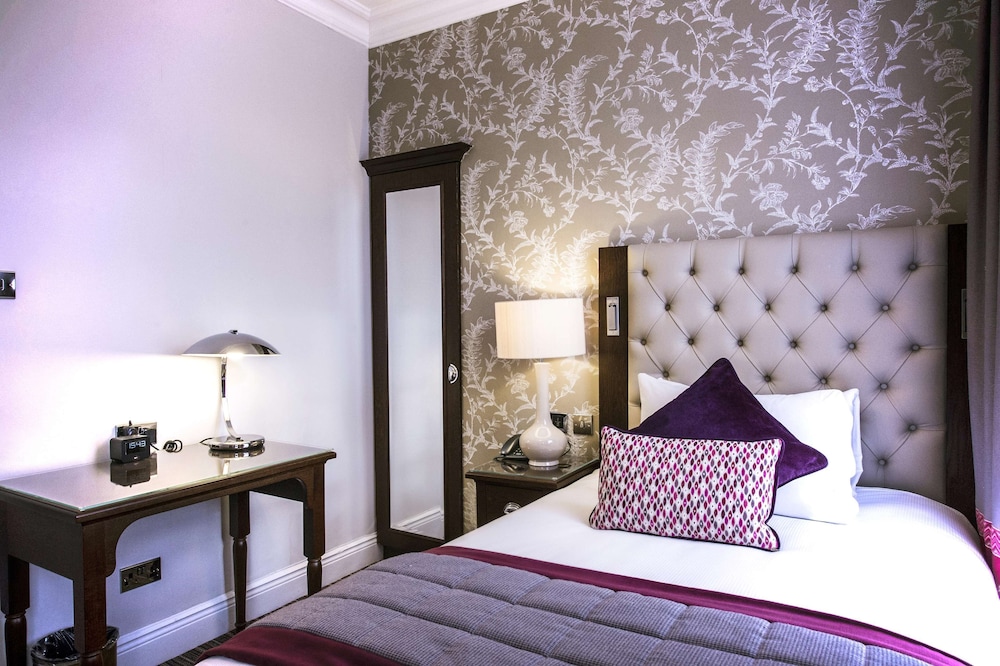 DoubleTree by Hilton Cheltenham - Cotswolds 20/70