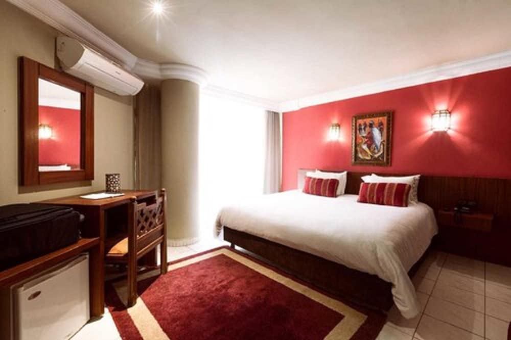 Casablanca Hotel 8/54