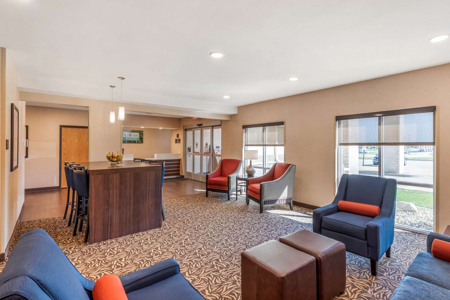 Comfort Inn & Suites near Route 66 27/35