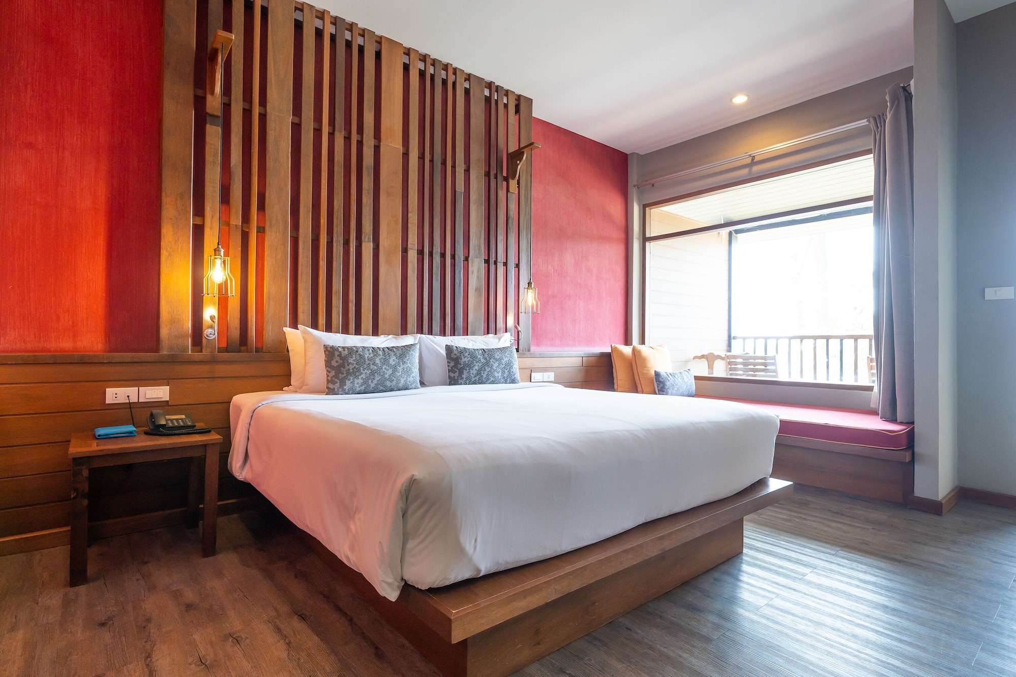 Deluxe, Double Bed, Hill Side