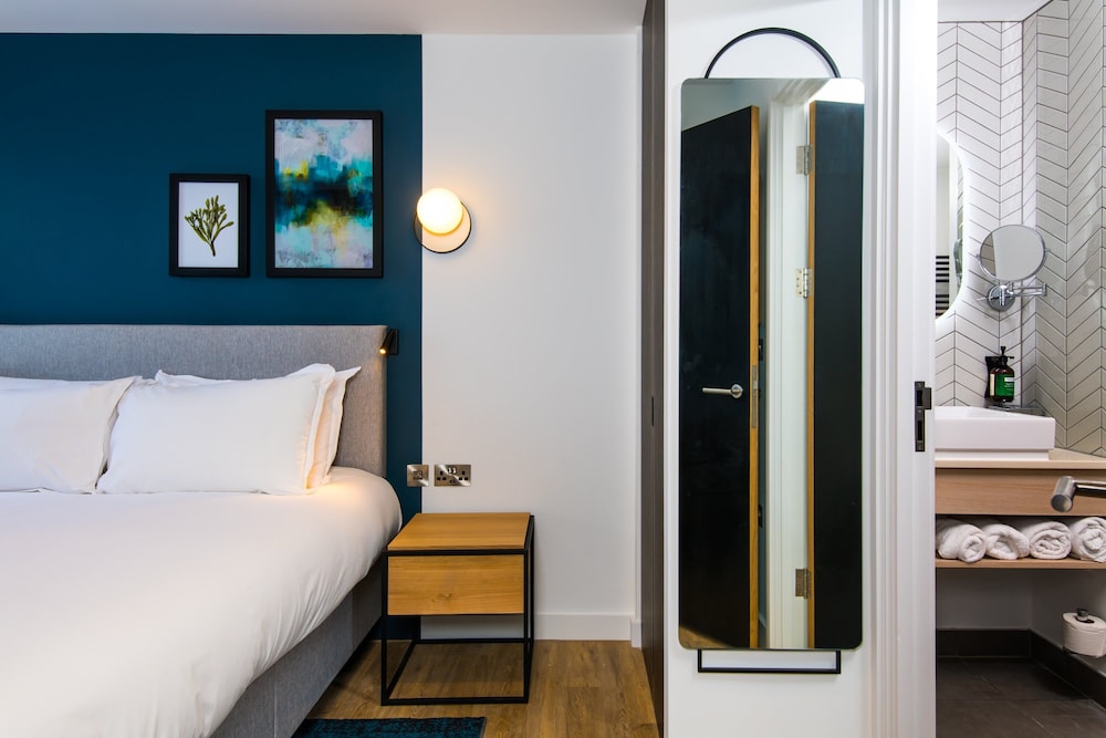 STAYBRIDGE SUITES CARDIFF 12/66