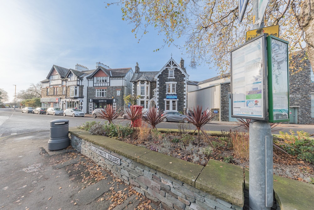 Rayrigg Villa Windermere 53/61